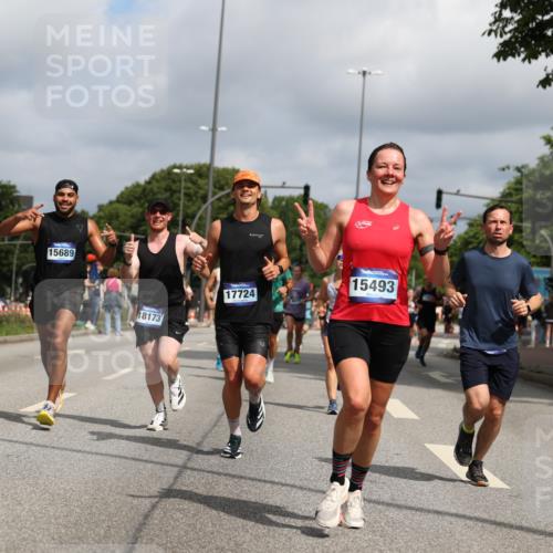 29.06.2025 - hella hamburg halbmarathon Yannick Fuchs http://msf.ph/oto/8248089 29.06.2025 10:35:20 20KM 1677, 1882, 1912, 2568, 2949, 3332, 4634, 4843, 4889, 5007, 5014, 5026, 5410, 5745, 6429, 6683, 7080, 7284, 7378, 8074, 8122, 8629, 8966, 9979, 10369, 10934, 10978, 11767, 11959, 12365, 13158, 13268, 13667, 14092, 14820, 15164, 15247, 15493, 15542, 15689, 16201, 16249, 16347, 16599, 17214, 17620, 17724, 17971, 18173, 18192, 18399 meine-sportfotos.de