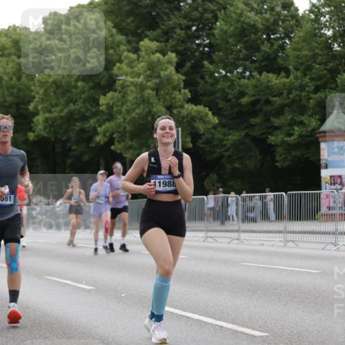 29.06.2025 - hella hamburg halbmarathon Jannik Wohlers http://msf.ph/oto/8248175 29.06.2025 10:30:44 Lombardsbrücke 1292, 1773, 1979, 2097, 2414, 2914, 4561, 4817, 5437, 5943, 6057, 6195, 6620, 6787, 7351, 7604, 8050, 8072, 8073, 8757, 9576, 10111, 10989, 11988, 12384, 12627, 14095, 14349, 15466, 15589, 16457, 17224, 17463, 17509, 17587, 17742, 17966, 19052, 19226 meine-sportfotos.de