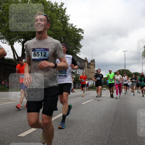 29.06.2025 - hella hamburg halbmarathon Yannick Fuchs http://msf.ph/oto/8248196 29.06.2025 10:47:49 20KM 1030, 1151, 1267, 1422, 1502, 1727, 1870, 2058, 2070, 2354, 2518, 2630, 3096, 3103, 3819, 5020, 5259, 5638, 5866, 6294, 6374, 6481, 6511, 6512, 6629, 6762, 6942, 7274, 7395, 7478, 7918, 8285, 8335, 8394, 8447, 9032, 9380, 9791, 9922, 11068, 11430, 11844, 12321, 12379, 12607, 12632, 12909, 13032, 13033, 13397, 13794, 13803, 13865, 13912, 14239, 14702, 15146, 15441, 15502, 15838, 15856, 15946, 16477, 16780, 17348, 17482, 18143, 18308, 18418, 18487, 18514, 18612, 19067 meine-sportfotos.de