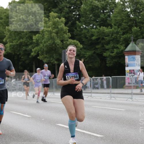 29.06.2025 - hella hamburg halbmarathon Jannik Wohlers http://msf.ph/oto/8248249 29.06.2025 10:30:44 Lombardsbrücke 1292, 1773, 1979, 2097, 2414, 2914, 4561, 4817, 5437, 5943, 6057, 6195, 6620, 6787, 7351, 7604, 8050, 8072, 8073, 8757, 9576, 10111, 10989, 11988, 12384, 12627, 14095, 14349, 15466, 15589, 16457, 17224, 17463, 17509, 17587, 17742, 17966, 19052, 19226 meine-sportfotos.de