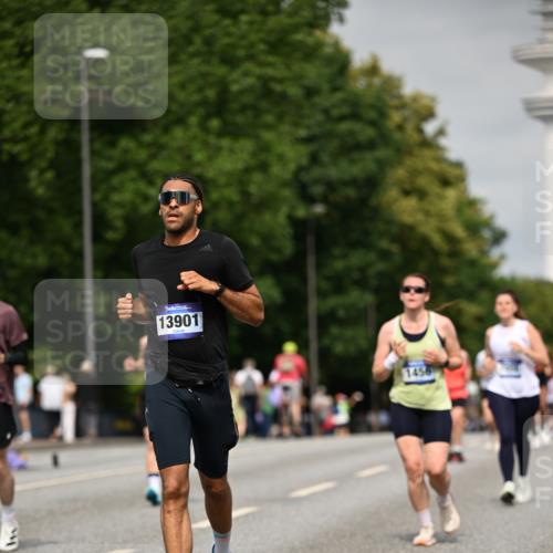 29.06.2025 - hella hamburg halbmarathon Dr. Thomas Lammeyer http://msf.ph/oto/8248315 29.06.2025 10:14:19 Kennedybrücke 1052, 1186, 1456, 1483, 1513, 4389, 7058, 7250, 7685, 8090, 8685, 9150, 9681, 9816, 9988, 11180 meine-sportfotos.de