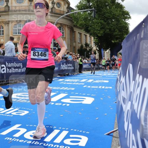 29.06.2025 - hella hamburg halbmarathon Strokosch-Dieckow http://msf.ph/oto/8248338 29.06.2025 10:39:29 Ziel 1343, 2546, 2972, 6152, 7152, 7154, 8346, 9116, 9265, 11806, 12335, 12372, 14077, 15013, 15336, 15828, 15965, 17215, 17360, 18154, 18285, 18803 meine-sportfotos.de
