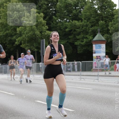 29.06.2025 - hella hamburg halbmarathon Jannik Wohlers http://msf.ph/oto/8248350 29.06.2025 10:30:44 Lombardsbrücke 1292, 1773, 1979, 2097, 2414, 2914, 4561, 4817, 5437, 5943, 6057, 6195, 6620, 6787, 7351, 7604, 8050, 8072, 8073, 8757, 9576, 10111, 10989, 11988, 12384, 12627, 14095, 14349, 15466, 15589, 16457, 17224, 17463, 17509, 17587, 17742, 17966, 19052, 19226 meine-sportfotos.de
