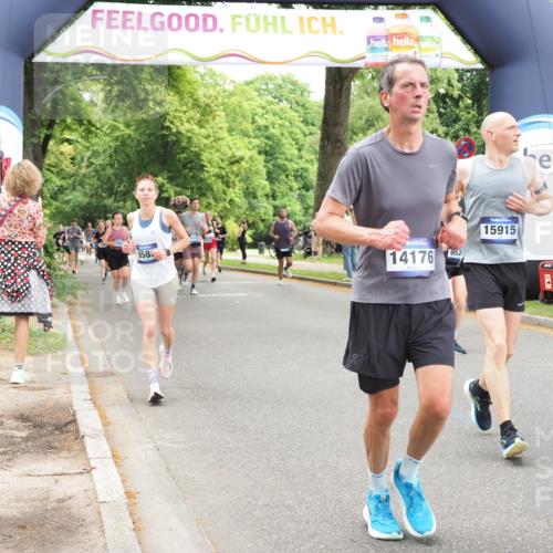 29.06.2025 - hella hamburg halbmarathon MichiJ http://msf.ph/oto/8248385 29.06.2025 10:51:28 Zwischen KM18-KM19 1194, 1702, 1992, 2298, 2782, 2979, 4542, 5396, 6585, 6907, 6908, 7081, 8520, 8561, 8810, 9526, 14176, 15915, 18707, 19162 meine-sportfotos.de