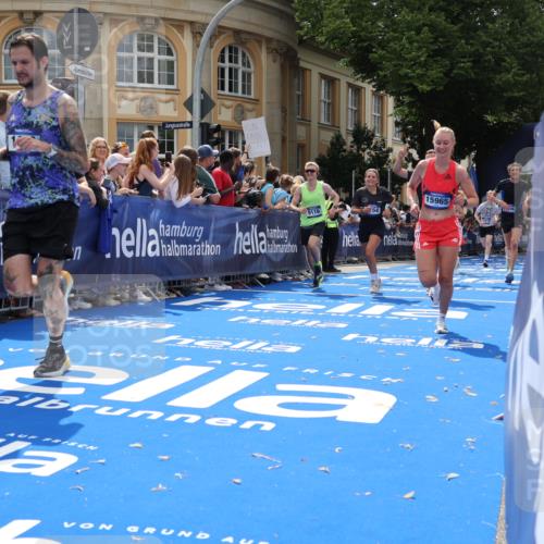29.06.2025 - hella hamburg halbmarathon Strokosch-Dieckow http://msf.ph/oto/8248414 29.06.2025 10:39:32 Ziel 1343, 1358, 2546, 2972, 4888, 7152, 7154, 8346, 9116, 9265, 11284, 11806, 12372, 14077, 15094, 15336, 15828, 15965, 17215, 17360, 17425, 18154, 18285, 18803 meine-sportfotos.de