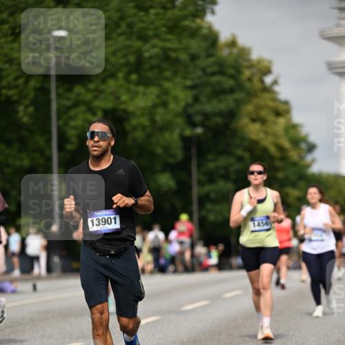 29.06.2025 - hella hamburg halbmarathon Dr. Thomas Lammeyer http://msf.ph/oto/8248415 29.06.2025 10:14:19 Kennedybrücke 1052, 1186, 1456, 1483, 1513, 4389, 7058, 7250, 7685, 8090, 8685, 9150, 9681, 9816, 9988, 11180 meine-sportfotos.de