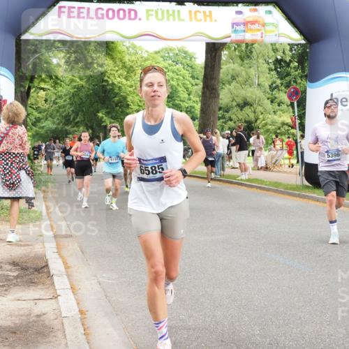 29.06.2025 - hella hamburg halbmarathon MichiJ http://msf.ph/oto/8248514 29.06.2025 10:51:30 Zwischen KM18-KM19 1702, 1992, 2298, 2782, 2979, 4542, 5396, 6585, 6907, 6908, 7042, 7081, 8520, 8810, 9526, 14176, 15915, 18440, 18707, 19162 meine-sportfotos.de