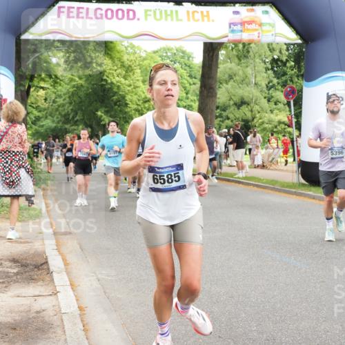 29.06.2025 - hella hamburg halbmarathon MichiJ http://msf.ph/oto/8248523 29.06.2025 10:51:30 Zwischen KM18-KM19 1702, 1992, 2298, 2782, 2979, 4542, 5396, 6585, 6907, 6908, 7042, 7081, 8520, 8810, 9526, 14176, 15915, 18440, 18707, 19162 meine-sportfotos.de