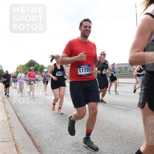29.06.2025 - hella hamburg halbmarathon Lena Gebhardt http://msf.ph/oto/8248543 29.06.2025 10:45:35 Lombardsbrücke 1033, 1060, 1085, 1100, 1104, 1421, 1426, 1555, 1685, 1713, 1798, 1854, 1983, 2008, 2216, 2217, 2522, 2550, 2657, 2664, 2917, 2965, 2973, 3160, 3164, 3357, 3377, 3879, 3993, 4099, 4102, 4104, 4186, 4224, 4306, 4317, 4337, 4388, 4504, 4820, 4851, 5044, 5099, 5108, 5339, 5635, 5636, 5949, 6133, 6150, 6509, 6623, 6763, 6788, 6911, 6922, 6980, 7268, 7283, 7356, 7530, 7541, 7859, 8594, 8605, 8745, 8762, 9620, 10030, 10182, 10225, 10327, 10329, 10367, 10511, 11314 meine-sportfotos.de