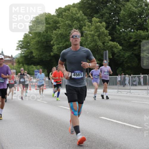 29.06.2025 - hella hamburg halbmarathon Jannik Wohlers http://msf.ph/oto/8248575 29.06.2025 10:30:45 Lombardsbrücke 1292, 1773, 1979, 2097, 2414, 2914, 4561, 4817, 5437, 5943, 6057, 6195, 6620, 6787, 7351, 7604, 8050, 8072, 8073, 8757, 9576, 10111, 10989, 11988, 12384, 12627, 14349, 15466, 15589, 16457, 17224, 17463, 17509, 17587, 17742, 17966, 19052, 19226 meine-sportfotos.de