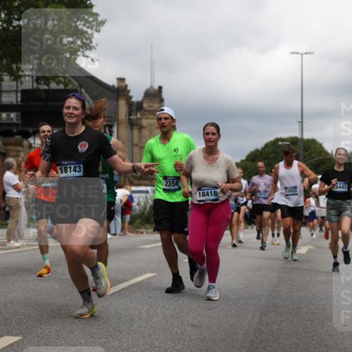 29.06.2025 - hella hamburg halbmarathon Yannick Fuchs http://msf.ph/oto/8248576 29.06.2025 10:47:50 20KM 1030, 1267, 1422, 1502, 1727, 1870, 2058, 2070, 2354, 2518, 2630, 3096, 3103, 3819, 4299, 5020, 5259, 5638, 5866, 6294, 6374, 6481, 6511, 6512, 6629, 6762, 6942, 7274, 7395, 7478, 7918, 8285, 8335, 8394, 8447, 9032, 9380, 9791, 9922, 11068, 11430, 11844, 12321, 12379, 12607, 12632, 13032, 13033, 13397, 13794, 13803, 13865, 13912, 14239, 14702, 15146, 15441, 15502, 15838, 15856, 15946, 16477, 16780, 17348, 17482, 18143, 18308, 18418, 18450, 18487, 18514, 18612, 19067 meine-sportfotos.de