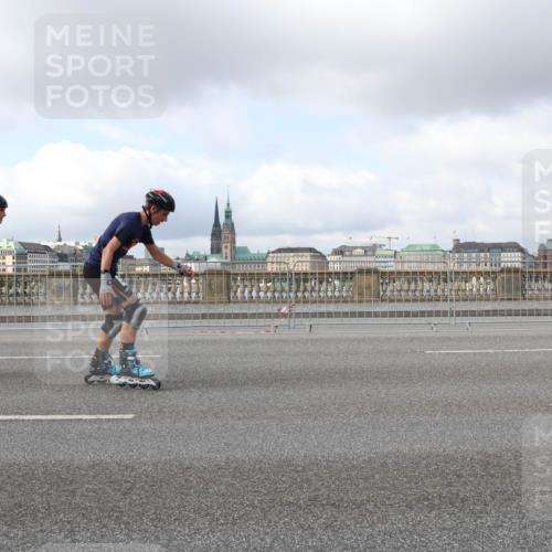 29.06.2025 - hella hamburg halbmarathon Lena Gebhardt http://msf.ph/oto/8248640 29.06.2025 09:02:45 Lombardsbrücke  meine-sportfotos.de