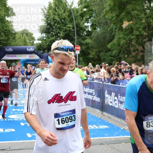 29.06.2025 - hella hamburg halbmarathon Zöllner http://msf.ph/oto/8248642 29.06.2025 10:57:38 Ziel 1239, 2236, 2606, 2652, 4502, 5015, 5134, 5457, 5458, 5728, 13245, 14571, 14951, 15220, 17769, 17814 meine-sportfotos.de
