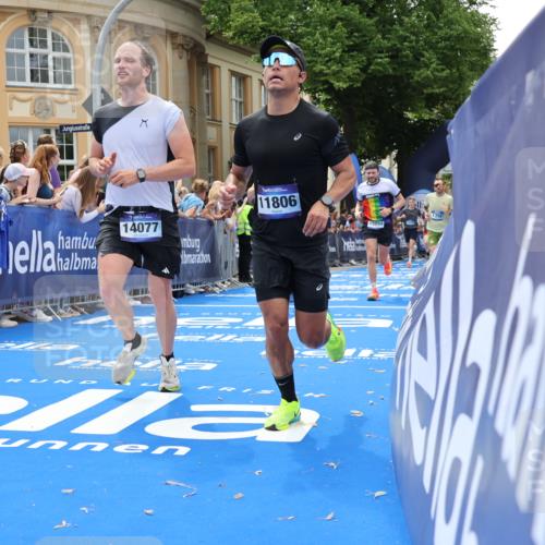 29.06.2025 - hella hamburg halbmarathon Strokosch-Dieckow http://msf.ph/oto/8248671 29.06.2025 10:39:39 Ziel 1358, 4398, 4888, 7152, 7154, 9265, 11284, 11806, 13190, 14077, 14204, 15094, 15336, 15435, 15744, 15828, 16580, 16761, 17005, 17215, 17360, 17425, 17792, 18013, 18154, 18285, 18803 meine-sportfotos.de