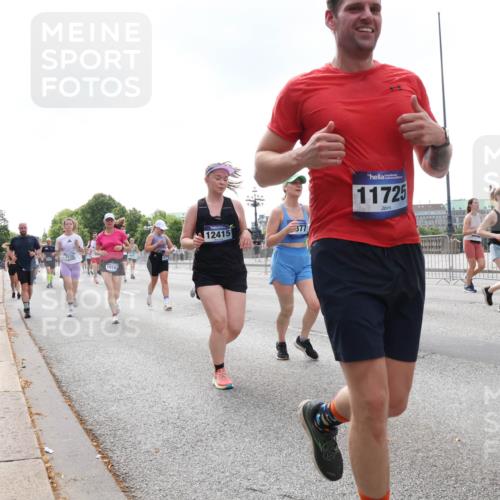 29.06.2025 - hella hamburg halbmarathon Lena Gebhardt http://msf.ph/oto/8248680 29.06.2025 10:45:35 Lombardsbrücke 1033, 1060, 1085, 1100, 1104, 1421, 1426, 1555, 1685, 1713, 1798, 1854, 1983, 2008, 2216, 2217, 2522, 2550, 2657, 2664, 2917, 2965, 2973, 3160, 3164, 3357, 3377, 3879, 3993, 4099, 4102, 4104, 4186, 4224, 4306, 4317, 4337, 4388, 4504, 4820, 4851, 5044, 5099, 5108, 5339, 5635, 5636, 5949, 6133, 6150, 6509, 6623, 6763, 6788, 6911, 6922, 6980, 7268, 7283, 7356, 7530, 7541, 7859, 8594, 8605, 8745, 8762, 9620, 10030, 10182, 10225, 10327, 10329, 10367, 10511, 11314 meine-sportfotos.de