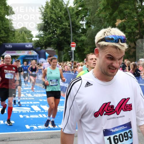29.06.2025 - hella hamburg halbmarathon Zöllner http://msf.ph/oto/8248704 29.06.2025 10:57:39 Ziel 1239, 2236, 2606, 2652, 4502, 5015, 5134, 5457, 5458, 5728, 13245, 14571, 14951, 15217, 15220, 17769, 17814, 18388 meine-sportfotos.de