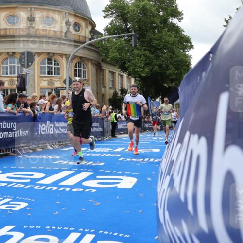 29.06.2025 - hella hamburg halbmarathon Strokosch-Dieckow http://msf.ph/oto/8248766 29.06.2025 10:39:40 Ziel 1358, 1975, 4398, 4888, 11284, 11806, 13190, 14077, 14204, 15094, 15435, 15744, 15828, 16580, 16761, 17005, 17215, 17360, 17425, 17792, 18013, 18154, 18285, 18803 meine-sportfotos.de