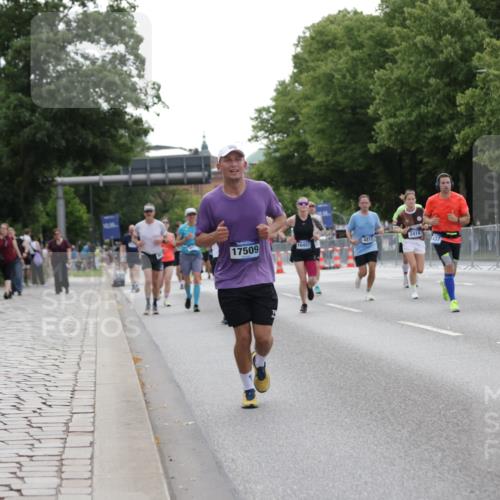 29.06.2025 - hella hamburg halbmarathon Jannik Wohlers http://msf.ph/oto/8248813 29.06.2025 10:30:46 Lombardsbrücke 1292, 1773, 1979, 2097, 2414, 2914, 4561, 4817, 5437, 5943, 6057, 6195, 6620, 6787, 7351, 7604, 8050, 8072, 8073, 8757, 9576, 10111, 10989, 11988, 12384, 12627, 14349, 15466, 15589, 16457, 17224, 17463, 17509, 17587, 17742, 17966, 19052, 19226 meine-sportfotos.de