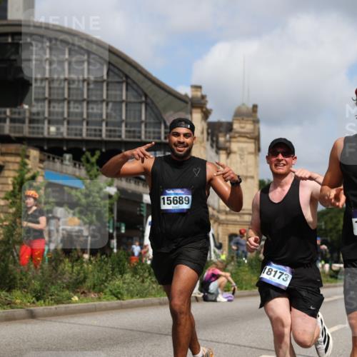 29.06.2025 - hella hamburg halbmarathon Yannick Fuchs http://msf.ph/oto/8248833 29.06.2025 10:35:21 20KM 1677, 1882, 1912, 2568, 2949, 3332, 4634, 4843, 4889, 5007, 5014, 5026, 5410, 5745, 6429, 6683, 7080, 7284, 7378, 8074, 8122, 8629, 8966, 9358, 9979, 10369, 10934, 10978, 11767, 11959, 12365, 13158, 13268, 13667, 14092, 14820, 15164, 15247, 15493, 15542, 15689, 16201, 16249, 16347, 16599, 17214, 17620, 17724, 17971, 18173, 18192, 18399 meine-sportfotos.de