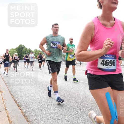 29.06.2025 - hella hamburg halbmarathon Lena Gebhardt http://msf.ph/oto/8248835 29.06.2025 10:34:04 Lombardsbrücke 1189, 1275, 1417, 1672, 1705, 1787, 1896, 2265, 2342, 2464, 2482, 2496, 2526, 2801, 2933, 3145, 3170, 3264, 3340, 3345, 3560, 3829, 3848, 4361, 4433, 4449, 4479, 4696, 4807, 4824, 4826, 4942, 5075, 5096, 5141, 5557, 5561, 5566, 5569, 5584, 5691, 5821, 5822, 5887, 6105, 6109, 6364, 6515, 6516, 6854, 6956, 7027, 7324, 7329, 7565, 7653, 8157, 8202, 8277, 8282, 8349, 8375, 8377, 8383, 8401, 8965, 9094, 9438, 9799, 9875, 9995, 10007, 10071, 10360, 10561, 10564 meine-sportfotos.de