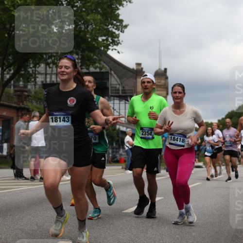 29.06.2025 - hella hamburg halbmarathon Yannick Fuchs http://msf.ph/oto/8248842 29.06.2025 10:47:51 20KM 1030, 1267, 1422, 1442, 1502, 1549, 1870, 2058, 2070, 2354, 2518, 2630, 3096, 3103, 3819, 4299, 5020, 5259, 5638, 6294, 6374, 6481, 6511, 6512, 6942, 7274, 7395, 7478, 7918, 8285, 8335, 8394, 8447, 9032, 9380, 9791, 9922, 11068, 11430, 11844, 12321, 12379, 12607, 12632, 13032, 13033, 13397, 13794, 13803, 13865, 13912, 14239, 14702, 15146, 15441, 15502, 15838, 15856, 15946, 16477, 16780, 17348, 17482, 18143, 18308, 18418, 18450, 18487, 18514, 18612, 19067 meine-sportfotos.de
