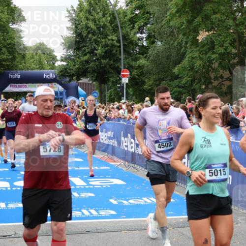 29.06.2025 - hella hamburg halbmarathon Zöllner http://msf.ph/oto/8248868 29.06.2025 10:57:41 Ziel 1239, 1715, 2236, 2606, 2652, 4502, 5457, 5458, 12774, 13523, 14571, 14951, 15217, 15220, 17769, 17814, 18388, 18985 meine-sportfotos.de