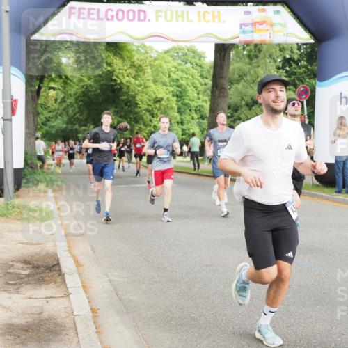 29.06.2025 - hella hamburg halbmarathon MichiJ http://msf.ph/oto/8248928 29.06.2025 10:28:42 Zwischen KM18-KM19 1358, 2573, 2714, 2972, 4888, 5752, 5803, 6649, 7495, 8370, 8574, 11284, 11714, 15015, 15421, 18013, 18614, 18979 meine-sportfotos.de