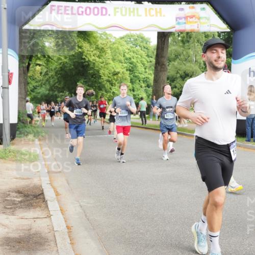 29.06.2025 - hella hamburg halbmarathon MichiJ http://msf.ph/oto/8248967 29.06.2025 10:28:43 Zwischen KM18-KM19 1358, 2573, 2714, 4888, 5752, 6649, 7495, 8346, 8370, 8574, 11284, 11714, 15015, 17245, 18013, 18614 meine-sportfotos.de