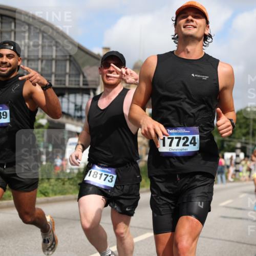 29.06.2025 - hella hamburg halbmarathon Yannick Fuchs http://msf.ph/oto/8248985 29.06.2025 10:35:21 20KM 1677, 1882, 1912, 2568, 2949, 3332, 4634, 4843, 4889, 5007, 5014, 5026, 5410, 5745, 6429, 6683, 7080, 7284, 7378, 8074, 8122, 8629, 8966, 9358, 9979, 10369, 10934, 10978, 11767, 11959, 12365, 13158, 13268, 13667, 14092, 14820, 15164, 15247, 15493, 15542, 15689, 16201, 16249, 16347, 16599, 17214, 17620, 17724, 17971, 18173, 18192, 18399 meine-sportfotos.de