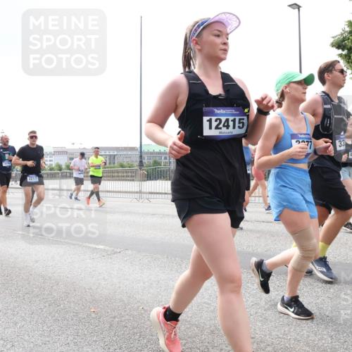 29.06.2025 - hella hamburg halbmarathon Lena Gebhardt http://msf.ph/oto/8249035 29.06.2025 10:45:37 Lombardsbrücke 1033, 1060, 1085, 1100, 1104, 1421, 1426, 1555, 1713, 1798, 1854, 1983, 2008, 2216, 2217, 2522, 2550, 2657, 2664, 2917, 2954, 2965, 2973, 3160, 3164, 3357, 3377, 3879, 3993, 4099, 4102, 4104, 4186, 4224, 4306, 4317, 4337, 4388, 4504, 4572, 4820, 4851, 5044, 5099, 5108, 5339, 5635, 5636, 5949, 6133, 6150, 6623, 6763, 6788, 6911, 6922, 6980, 7268, 7283, 7356, 7530, 7541, 7859, 8594, 8605, 8745, 9120, 9121, 9620, 10030, 10182, 10225, 10327, 10329, 10367, 10511, 11314 meine-sportfotos.de