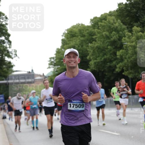 29.06.2025 - hella hamburg halbmarathon Jannik Wohlers http://msf.ph/oto/8249102 29.06.2025 10:30:47 Lombardsbrücke 1292, 1773, 1979, 2097, 2414, 2914, 4561, 4817, 5437, 5943, 6057, 6195, 6620, 6787, 7351, 7604, 8050, 8072, 8073, 8757, 9576, 10111, 10989, 11988, 12384, 12627, 14349, 15466, 15589, 15725, 16457, 17224, 17463, 17509, 17587, 17966, 19052, 19226 meine-sportfotos.de