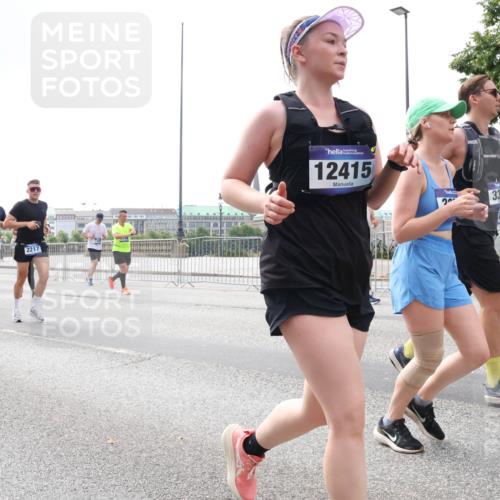 29.06.2025 - hella hamburg halbmarathon Lena Gebhardt http://msf.ph/oto/8249106 29.06.2025 10:45:37 Lombardsbrücke 1033, 1060, 1085, 1100, 1104, 1421, 1426, 1555, 1713, 1798, 1854, 1983, 2008, 2216, 2217, 2522, 2550, 2657, 2664, 2917, 2954, 2965, 2973, 3160, 3164, 3357, 3377, 3879, 3993, 4099, 4102, 4104, 4186, 4224, 4306, 4317, 4337, 4388, 4504, 4572, 4820, 4851, 5044, 5099, 5108, 5339, 5635, 5636, 5949, 6133, 6150, 6623, 6763, 6788, 6911, 6922, 6980, 7268, 7283, 7356, 7530, 7541, 7859, 8594, 8605, 8745, 9120, 9121, 9620, 10030, 10182, 10225, 10327, 10329, 10367, 10511, 11314 meine-sportfotos.de