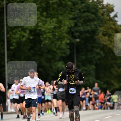 29.06.2025 - hella hamburg halbmarathon Dr. Thomas Lammeyer http://msf.ph/oto/8249162 29.06.2025 10:34:47 Kennedybrücke 1773, 2097, 2302, 2505, 2569, 3131, 6556, 6620, 7071, 7351, 7517, 8792, 9095, 9576, 9830, 9937, 10989, 10996 meine-sportfotos.de