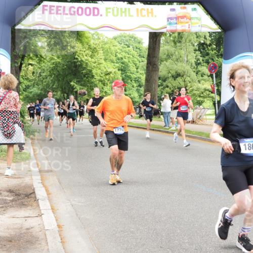 29.06.2025 - hella hamburg halbmarathon MichiJ http://msf.ph/oto/8249196 29.06.2025 10:51:36 Zwischen KM18-KM19 1863, 3039, 3182, 3248, 5396, 6100, 7042, 9191, 13542, 14465, 15137, 17763, 18395, 18440, 18768 meine-sportfotos.de