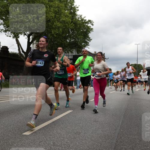 29.06.2025 - hella hamburg halbmarathon Yannick Fuchs http://msf.ph/oto/8249201 29.06.2025 10:47:51 20KM 1030, 1267, 1422, 1442, 1502, 1549, 1870, 2058, 2070, 2354, 2518, 2630, 3096, 3103, 3819, 4299, 5020, 5259, 5638, 6294, 6374, 6481, 6511, 6512, 6942, 7274, 7395, 7478, 7918, 8285, 8335, 8394, 8447, 9032, 9380, 9791, 9922, 11068, 11430, 11844, 12321, 12379, 12607, 12632, 13032, 13033, 13397, 13794, 13803, 13865, 13912, 14239, 14702, 15146, 15441, 15502, 15838, 15856, 15946, 16477, 16780, 17348, 17482, 18143, 18308, 18418, 18450, 18487, 18514, 18612, 19067 meine-sportfotos.de