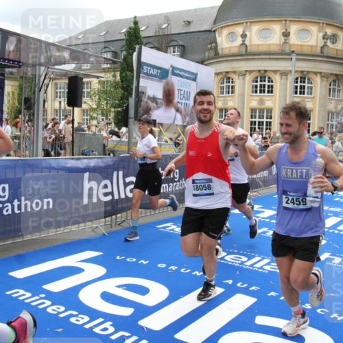 29.06.2025 - hella hamburg halbmarathon Michael Strokosch http://msf.ph/oto/8249216 29.06.2025 10:49:46 Ziel 2504, 2706, 2937, 3060, 3543, 5894, 5978, 6115, 6125, 7332, 9463, 9551, 9619, 9723, 9924, 13159, 14794, 16843, 16877, 17282, 17753, 18058, 18451, 18926 meine-sportfotos.de