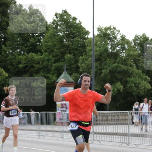 29.06.2025 - hella hamburg halbmarathon Jannik Wohlers http://msf.ph/oto/8249268 29.06.2025 10:30:49 Lombardsbrücke 1292, 1773, 1979, 2097, 2414, 2914, 4561, 4817, 5437, 5943, 6057, 6195, 6787, 7351, 7604, 8050, 8072, 8073, 8757, 10111, 11988, 12627, 14349, 15589, 15725, 16457, 17224, 17463, 17509, 17587, 18390, 19226 meine-sportfotos.de