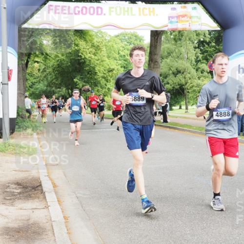 29.06.2025 - hella hamburg halbmarathon MichiJ http://msf.ph/oto/8249301 29.06.2025 10:28:44 Zwischen KM18-KM19 1358, 2714, 4888, 4889, 5752, 6649, 7495, 8346, 8370, 8574, 11284, 15015, 17245, 18013, 18614 meine-sportfotos.de