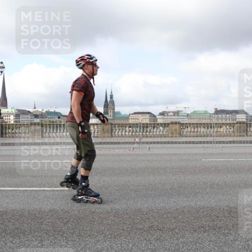 29.06.2025 - hella hamburg halbmarathon Lena Gebhardt http://msf.ph/oto/8249302 29.06.2025 09:02:48 Lombardsbrücke  meine-sportfotos.de