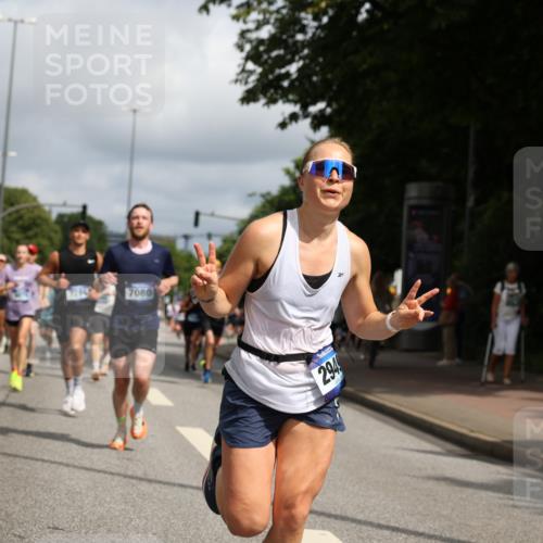 29.06.2025 - hella hamburg halbmarathon Yannick Fuchs http://msf.ph/oto/8249352 29.06.2025 10:35:23 20KM 1677, 1912, 2568, 2949, 3332, 3618, 4634, 4889, 5007, 5014, 5026, 5410, 6429, 6683, 7080, 7284, 7378, 8074, 8122, 8629, 8966, 9358, 9979, 10934, 10978, 11062, 11765, 11767, 11959, 12365, 12895, 13158, 13268, 14092, 14820, 15164, 15247, 15493, 15689, 16201, 16249, 16347, 16599, 17214, 17620, 17724, 17834, 17971, 18049, 18173, 18192, 18399 meine-sportfotos.de