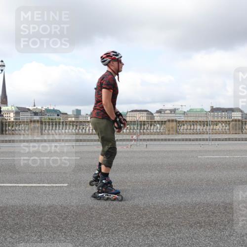 29.06.2025 - hella hamburg halbmarathon Lena Gebhardt http://msf.ph/oto/8249364 29.06.2025 09:02:49 Lombardsbrücke  meine-sportfotos.de