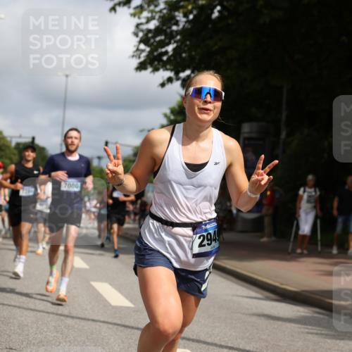 29.06.2025 - hella hamburg halbmarathon Yannick Fuchs http://msf.ph/oto/8249433 29.06.2025 10:35:23 20KM 1677, 1912, 2568, 2949, 3332, 3618, 4634, 4889, 5007, 5014, 5026, 5410, 6429, 6683, 7080, 7284, 7378, 8074, 8122, 8629, 8966, 9358, 9979, 10934, 10978, 11062, 11765, 11767, 11959, 12365, 12895, 13158, 13268, 14092, 14820, 15164, 15247, 15493, 15689, 16201, 16249, 16347, 16599, 17214, 17620, 17724, 17834, 17971, 18049, 18173, 18192, 18399 meine-sportfotos.de