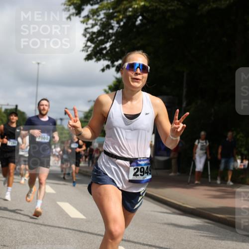 29.06.2025 - hella hamburg halbmarathon Yannick Fuchs http://msf.ph/oto/8249457 29.06.2025 10:35:23 20KM 1677, 1912, 2568, 2949, 3332, 3618, 4634, 4889, 5007, 5014, 5026, 5410, 6429, 6683, 7080, 7284, 7378, 8074, 8122, 8629, 8966, 9358, 9979, 10934, 10978, 11062, 11765, 11767, 11959, 12365, 12895, 13158, 13268, 14092, 14820, 15164, 15247, 15493, 15689, 16201, 16249, 16347, 16599, 17214, 17620, 17724, 17834, 17971, 18049, 18173, 18192, 18399 meine-sportfotos.de