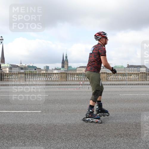 29.06.2025 - hella hamburg halbmarathon Lena Gebhardt http://msf.ph/oto/8249542 29.06.2025 09:02:49 Lombardsbrücke  meine-sportfotos.de