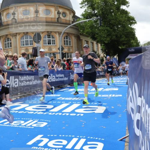 29.06.2025 - hella hamburg halbmarathon Strokosch-Dieckow http://msf.ph/oto/8249554 29.06.2025 10:39:55 Ziel 1603, 2525, 2563, 2573, 3626, 4766, 5050, 5375, 6080, 6149, 7981, 8467, 8574, 11714, 12091, 15421, 15813, 17973 meine-sportfotos.de