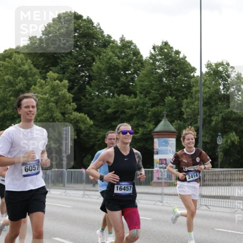 29.06.2025 - hella hamburg halbmarathon Jannik Wohlers http://msf.ph/oto/8249601 29.06.2025 10:30:50 Lombardsbrücke 1292, 1773, 1979, 2414, 2914, 4561, 4817, 5437, 5943, 6057, 6078, 6195, 6787, 7604, 8050, 8072, 8073, 10111, 11988, 12627, 14349, 15589, 15725, 16457, 17224, 17463, 17509, 17587, 18390, 19226 meine-sportfotos.de