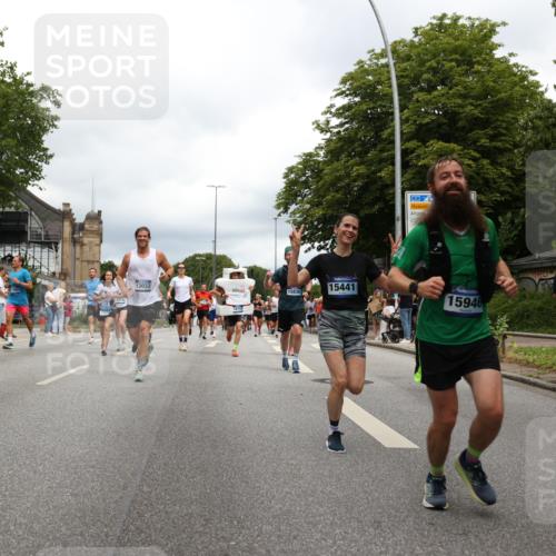 29.06.2025 - hella hamburg halbmarathon Yannick Fuchs http://msf.ph/oto/8249634 29.06.2025 10:47:52 20KM 1030, 1267, 1422, 1442, 1502, 1549, 1870, 2058, 2070, 2354, 2518, 2630, 3096, 3103, 3819, 4299, 5020, 5259, 5638, 6294, 6374, 6481, 6511, 6512, 6942, 7274, 7395, 7478, 7918, 8285, 8335, 8394, 8447, 9032, 9380, 9791, 9922, 11068, 11430, 11844, 12321, 12379, 12607, 12632, 13032, 13033, 13397, 13794, 13803, 13865, 13912, 14239, 14702, 15146, 15441, 15502, 15838, 15856, 15946, 16477, 16780, 17348, 17482, 18143, 18308, 18418, 18450, 18514, 18612, 19067 meine-sportfotos.de