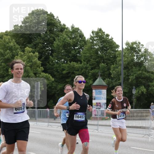 29.06.2025 - hella hamburg halbmarathon Jannik Wohlers http://msf.ph/oto/8249642 29.06.2025 10:30:50 Lombardsbrücke 1292, 1773, 1979, 2414, 2914, 4561, 4817, 5437, 5943, 6057, 6078, 6195, 6787, 7604, 8050, 8072, 8073, 10111, 11988, 12627, 14349, 15589, 15725, 16457, 17224, 17463, 17509, 17587, 18390, 19226 meine-sportfotos.de