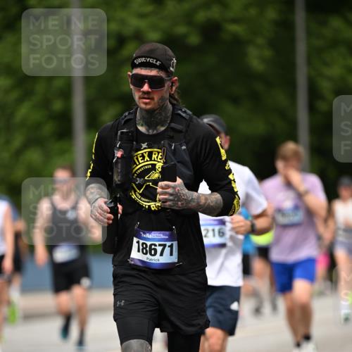 29.06.2025 - hella hamburg halbmarathon Dr. Thomas Lammeyer http://msf.ph/oto/8249679 29.06.2025 10:34:52 Kennedybrücke 1059, 1472, 1773, 2097, 2302, 2505, 2569, 3131, 4561, 6556, 6620, 6725, 7071, 7351, 7517, 8792, 9095, 9576, 9830, 9937, 10989, 10996 meine-sportfotos.de