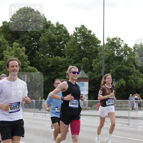29.06.2025 - hella hamburg halbmarathon Jannik Wohlers http://msf.ph/oto/8249720 29.06.2025 10:30:51 Lombardsbrücke 1292, 1773, 1979, 2414, 2914, 4561, 4817, 5437, 5943, 6057, 6078, 6195, 6787, 7604, 8050, 8072, 8073, 10111, 11988, 12627, 14349, 15589, 15725, 16457, 17224, 17463, 17509, 17587, 18390, 18883, 19226 meine-sportfotos.de